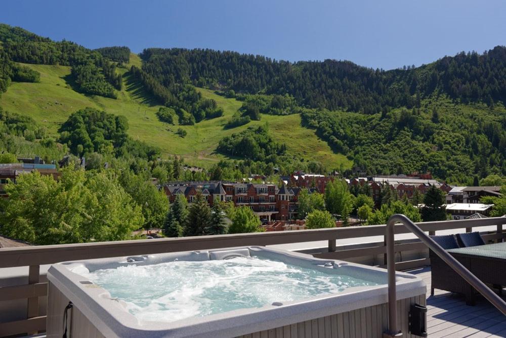 Independence Square 300, Nice Hotel Room With Great Views, Location & Rooftop Hot Tub! Aspen Esterno foto